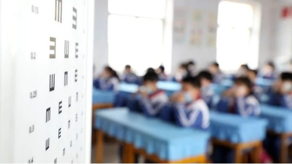 呵護學(xué)生“光明”的未來，校園近視防控用華輝護眼教室燈
