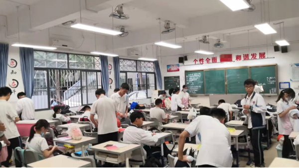 維格教育照明：為教室護(hù)眼燈而生，讓孩子們眼睛更輕松