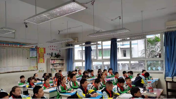 案例｜重慶市豐都縣第一小學(xué)教室照明改造，呵護(hù)學(xué)生視力健康